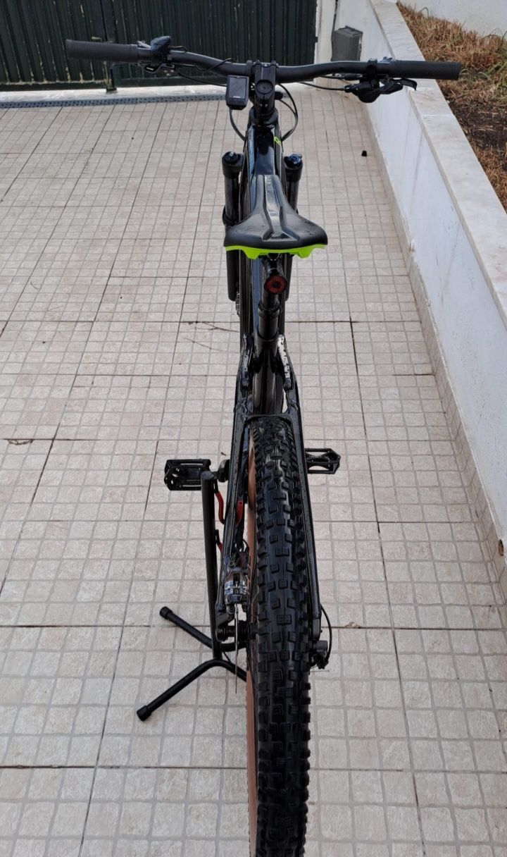 Cube stereo 140 race