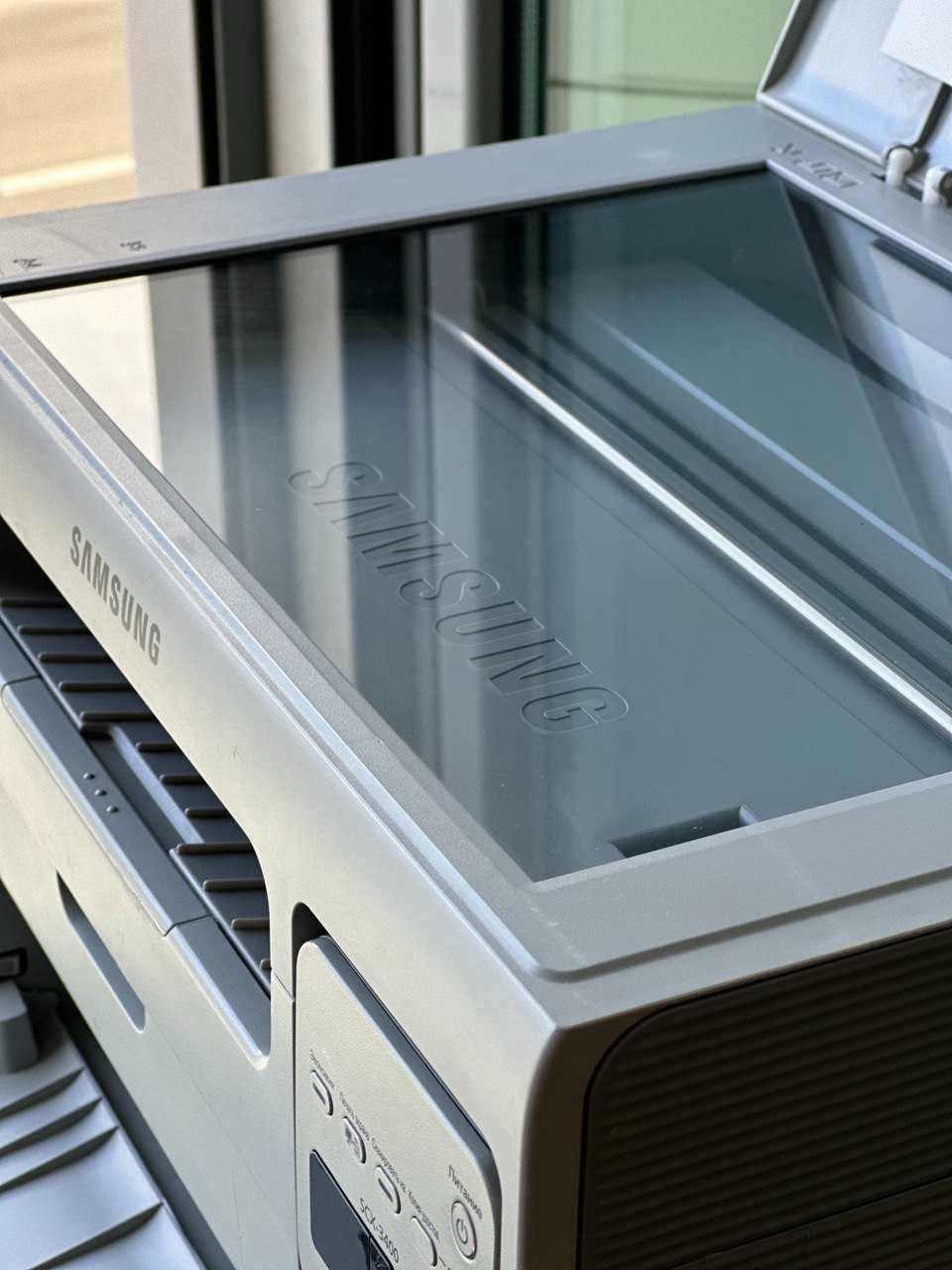 MFP laser monocromático Samsung Xpress SCX-3400