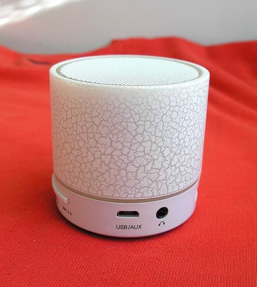 Bluetooth-колонка (USD, microSD-карты, FM-радио, AUX)