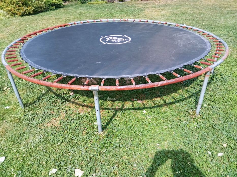 Trampolina o średnicy 2,6m