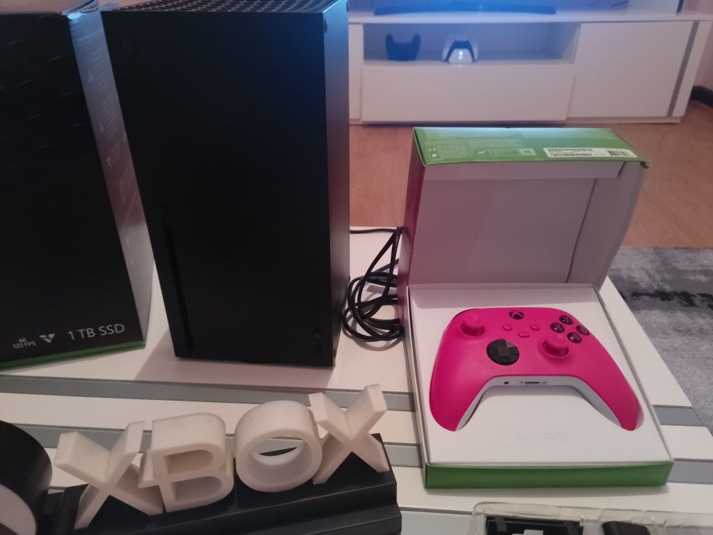 Xbox series x + 2 comandos + baterias + led + halo figure