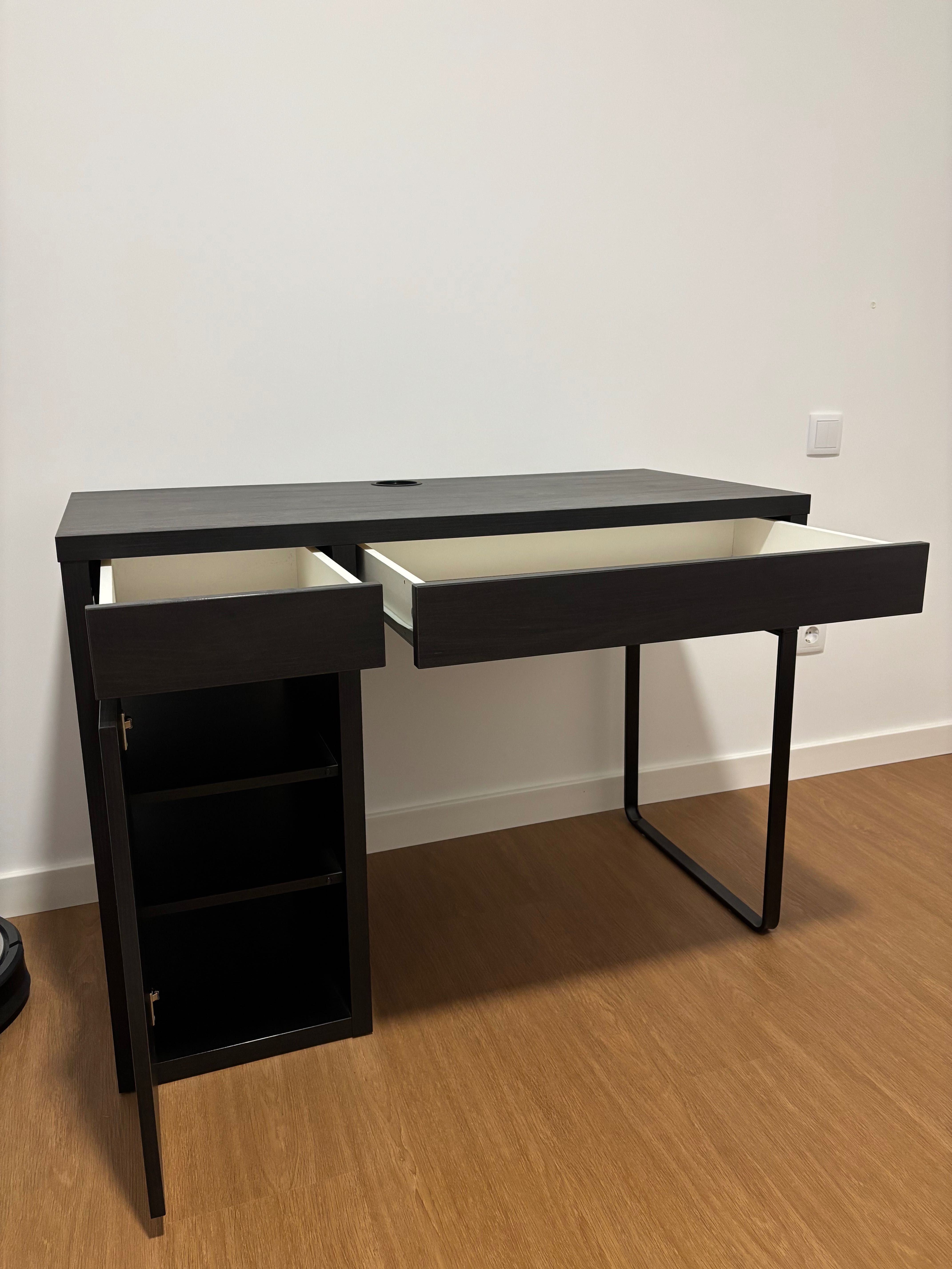 Secretária IKEA MICKE - Como Nova
