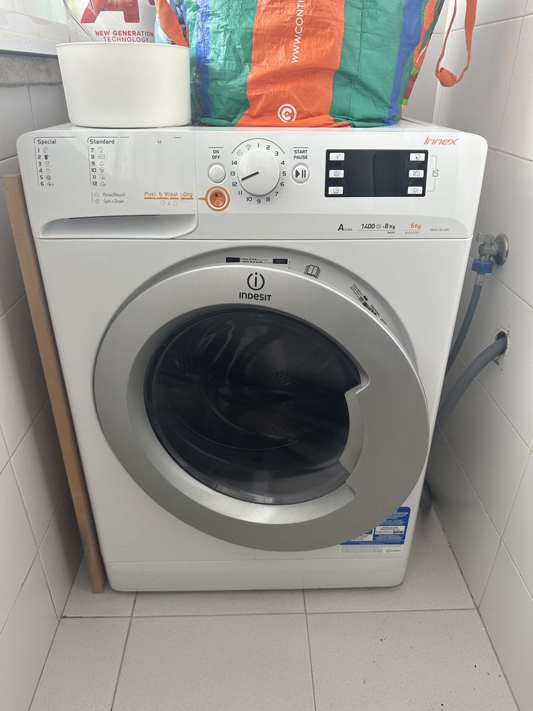 Máquina lavar e secar Indesit 8kg