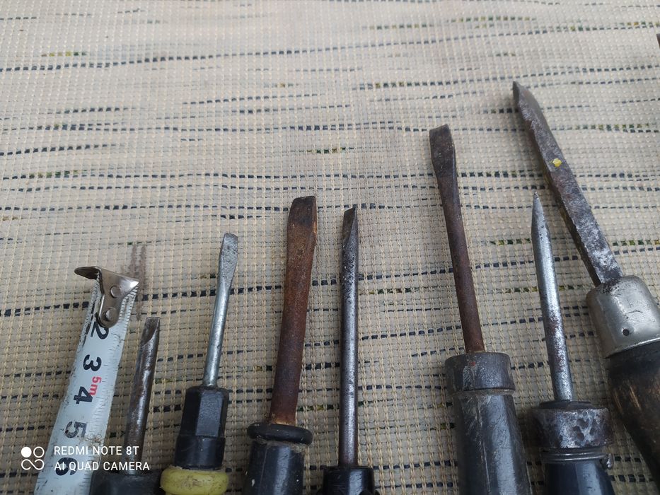 Крім 7.Херсон. Набор отвёрток разных размеров, в залишку крім 7 зліва.