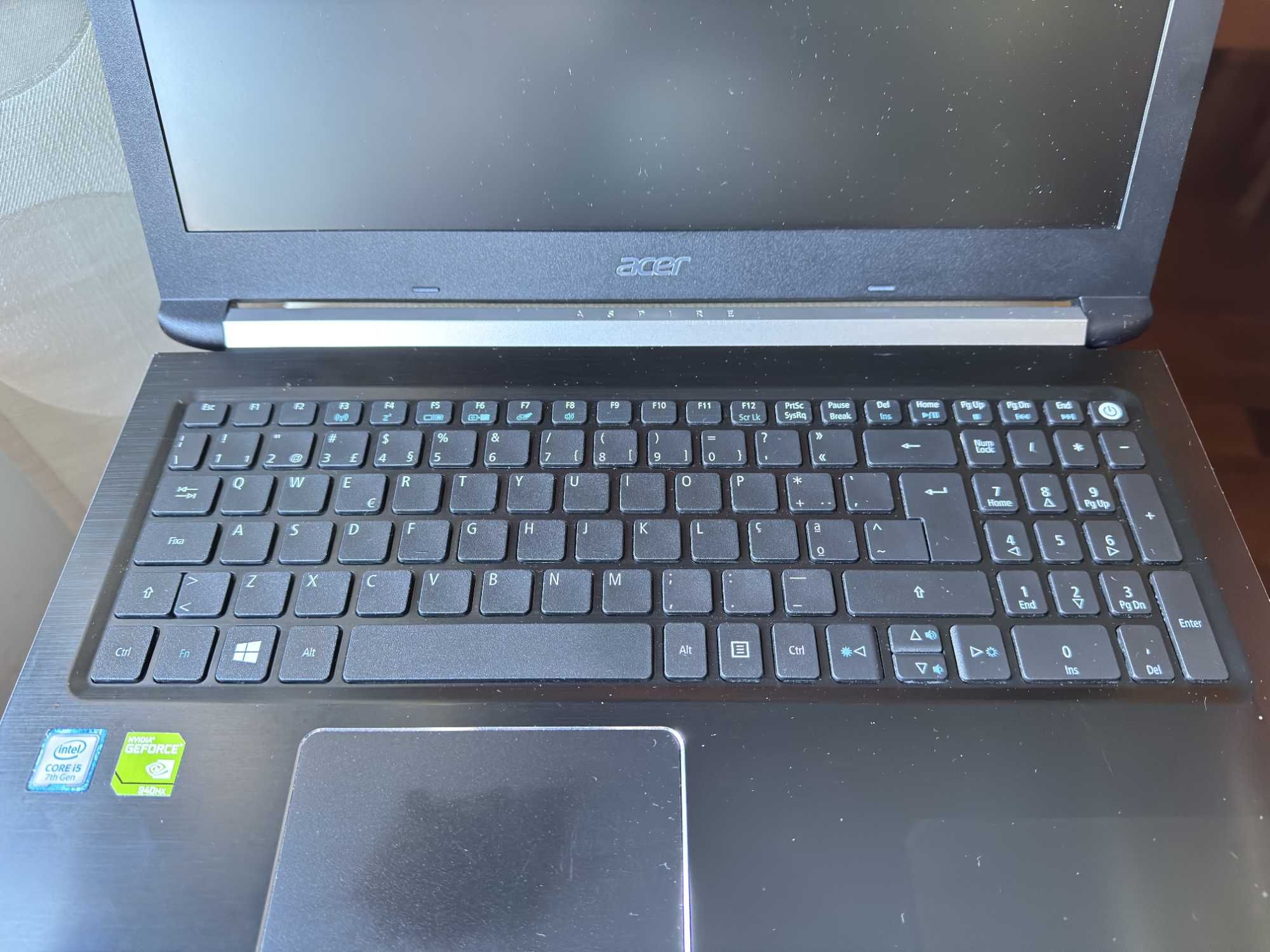 Acer Aspire A515 15.6"/i5-7200/12Gb Ram/Ssd 256G+1TB HDD/GeForce 940Mx