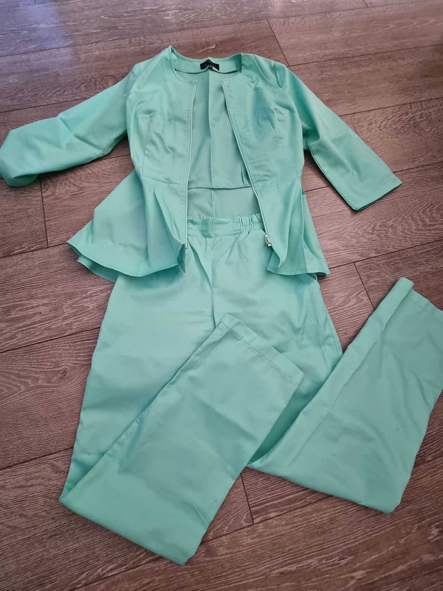 Медицинский женский костюм 42 р (xs) + подарок