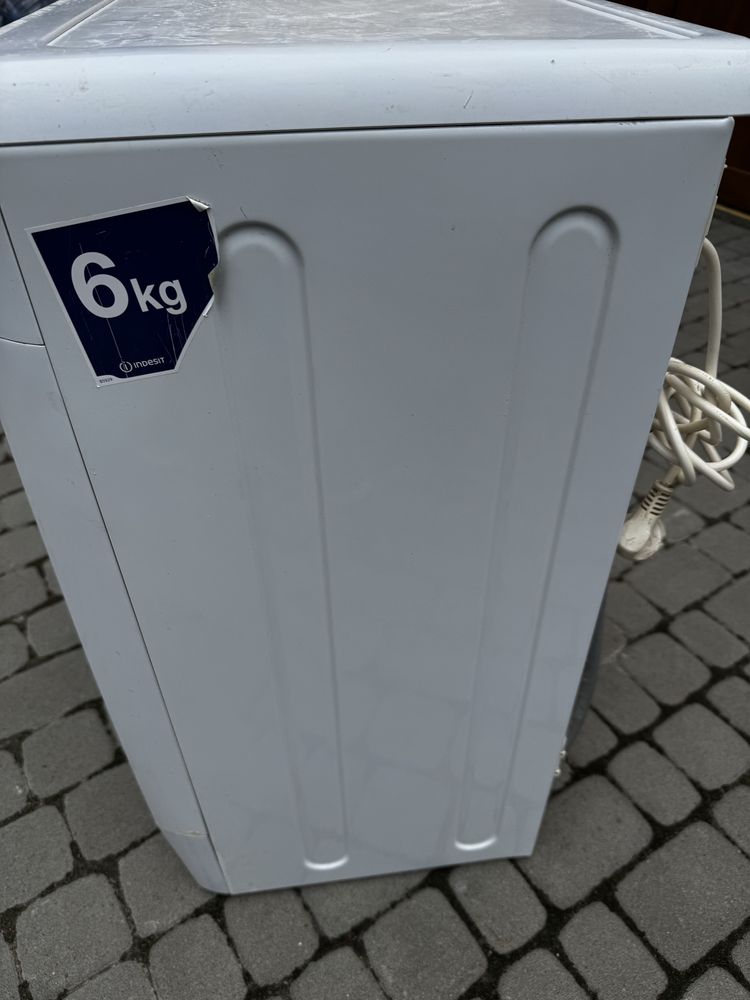 Пральна машина Indesit