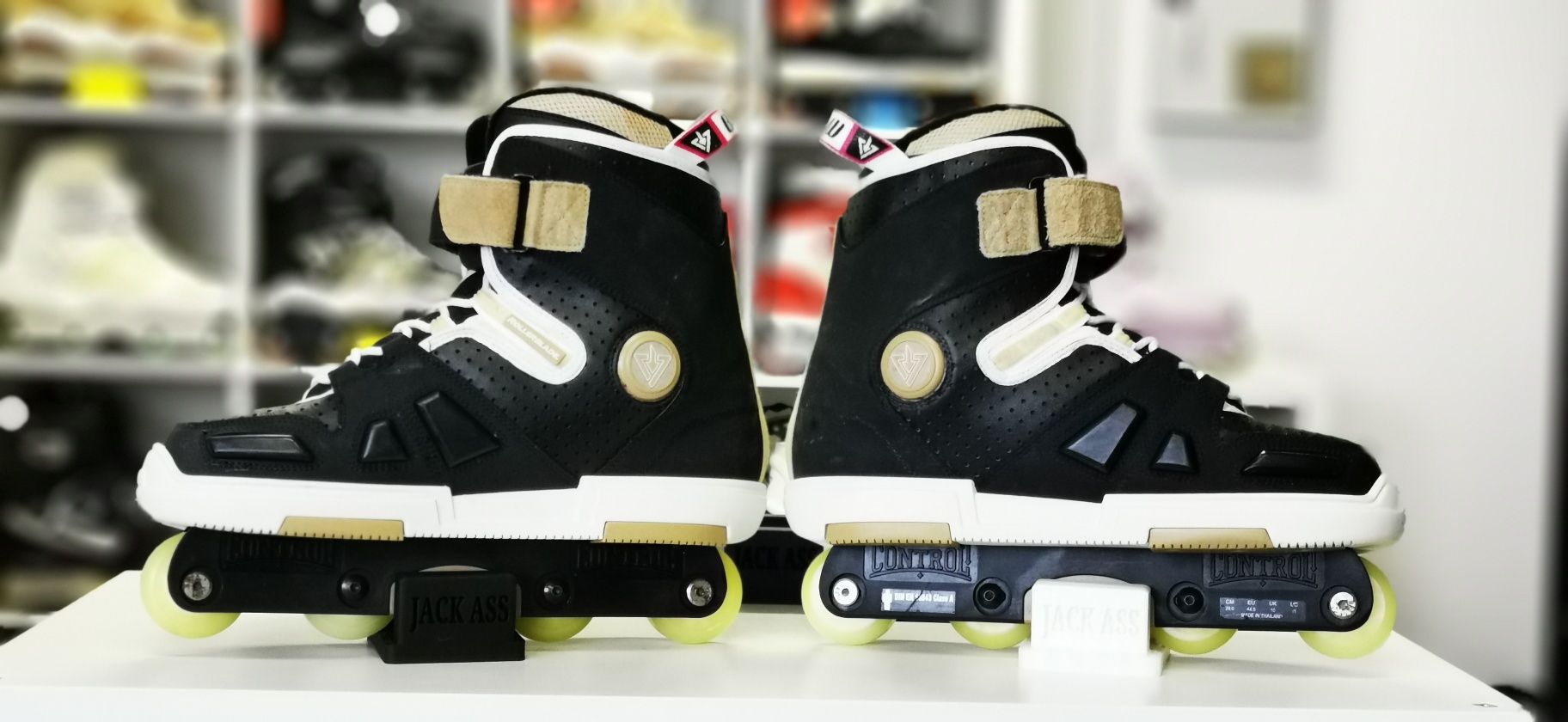 Rolki agresywne Rollerblade TRS KFC Alex Broskow białe kruki r. 44,5