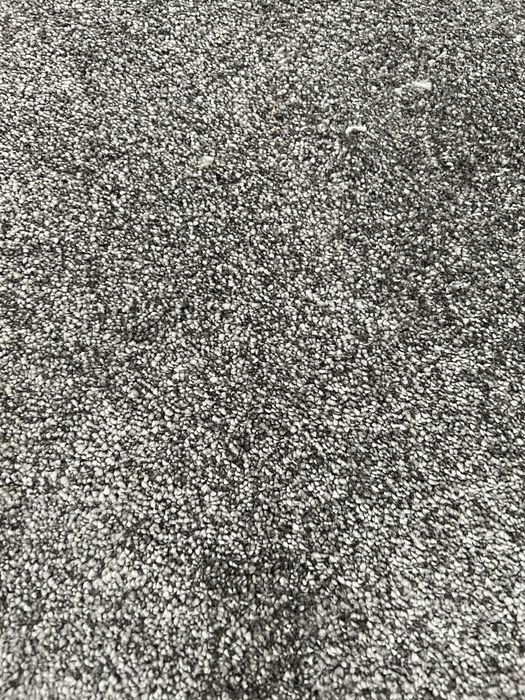 Wykładzina podłogowa nowa, 550 cm x 130 cm, szara