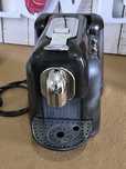 Máquina de café de cápsulas Delta Q