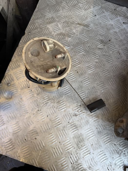 Колба насос в бак рено меган 2000год renault megane