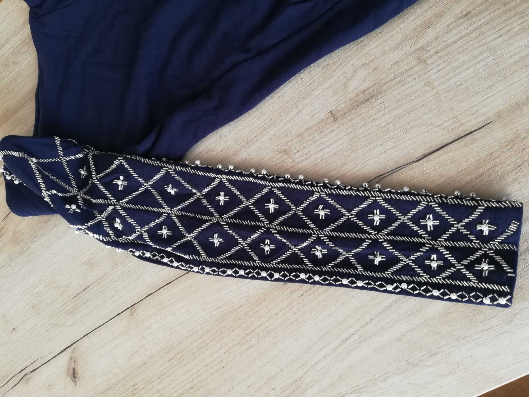 Sukienka asymetryczna TLNC London S kamienie rękaw