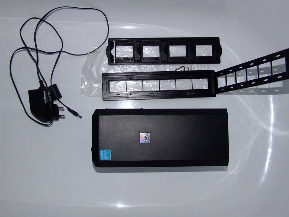 Plustek 7600i  - Skaner klisz i slajdów 35mm + projektor do slajdów