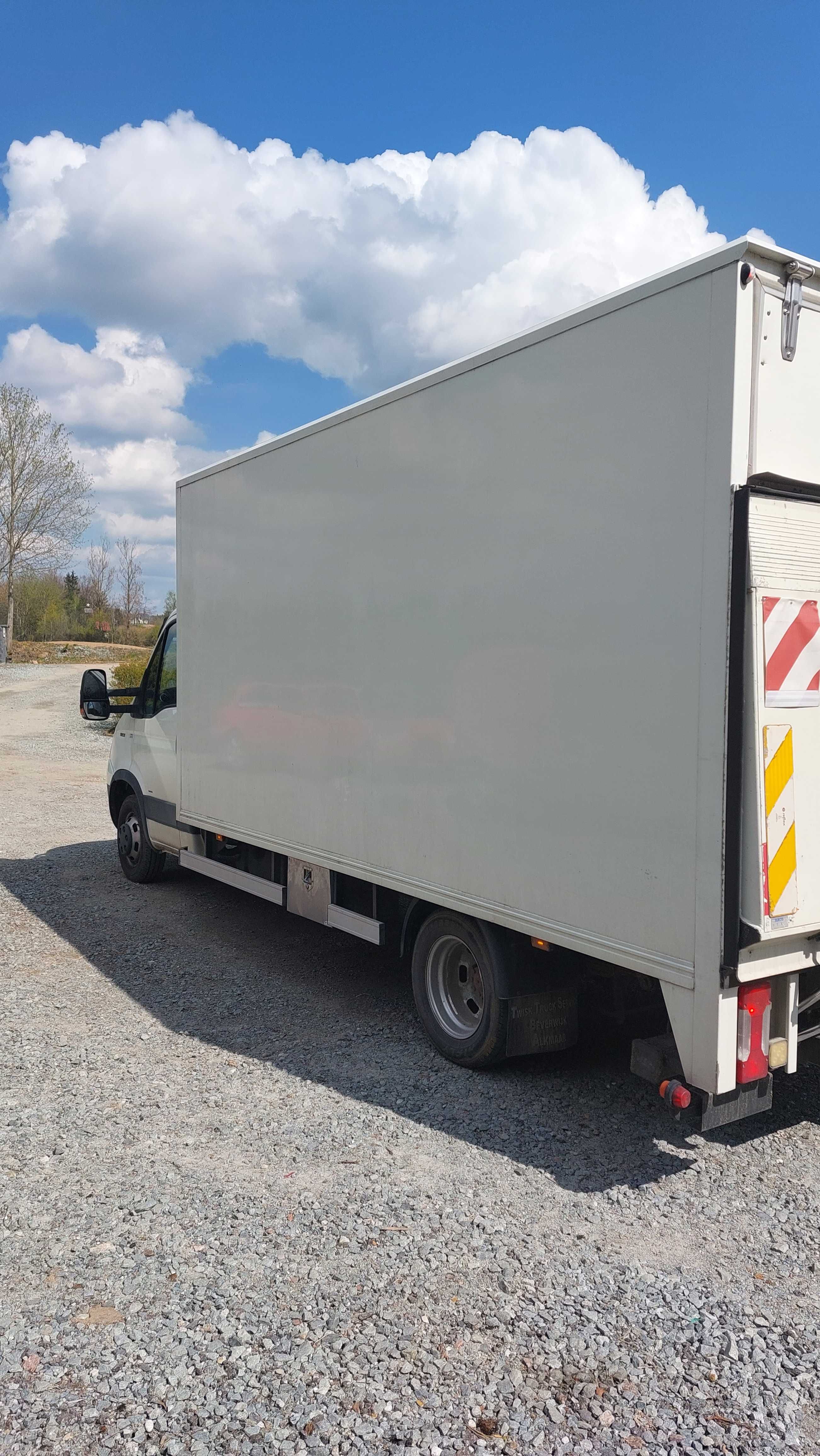 Iveco 50C15 z kontenerem automat