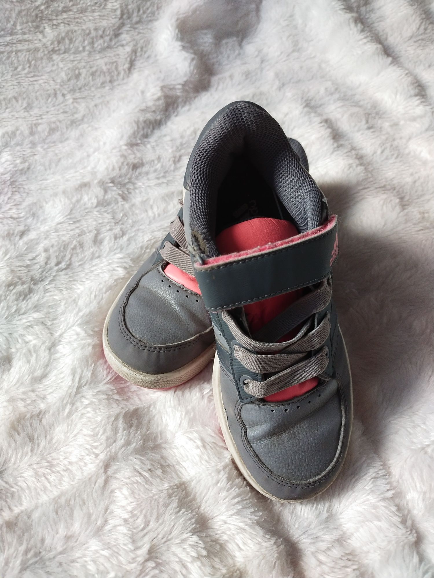 Adidas buty dziewczęce 31 * 20 cm