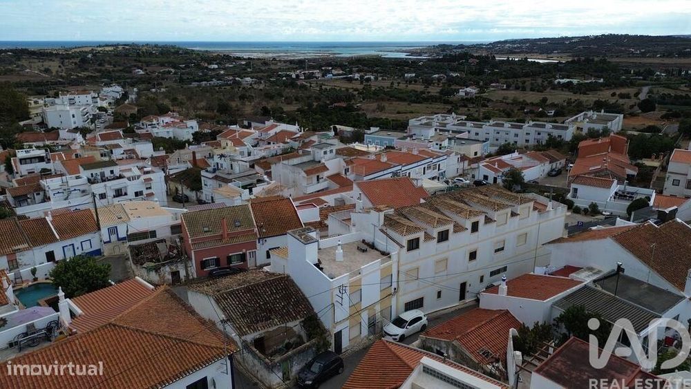 Casa / Villa T3 em Mexilhoeira Grande de 94,00 m2