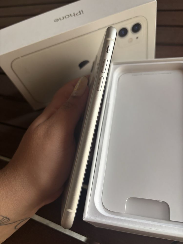 iPhone 11 128GB BRANCO
