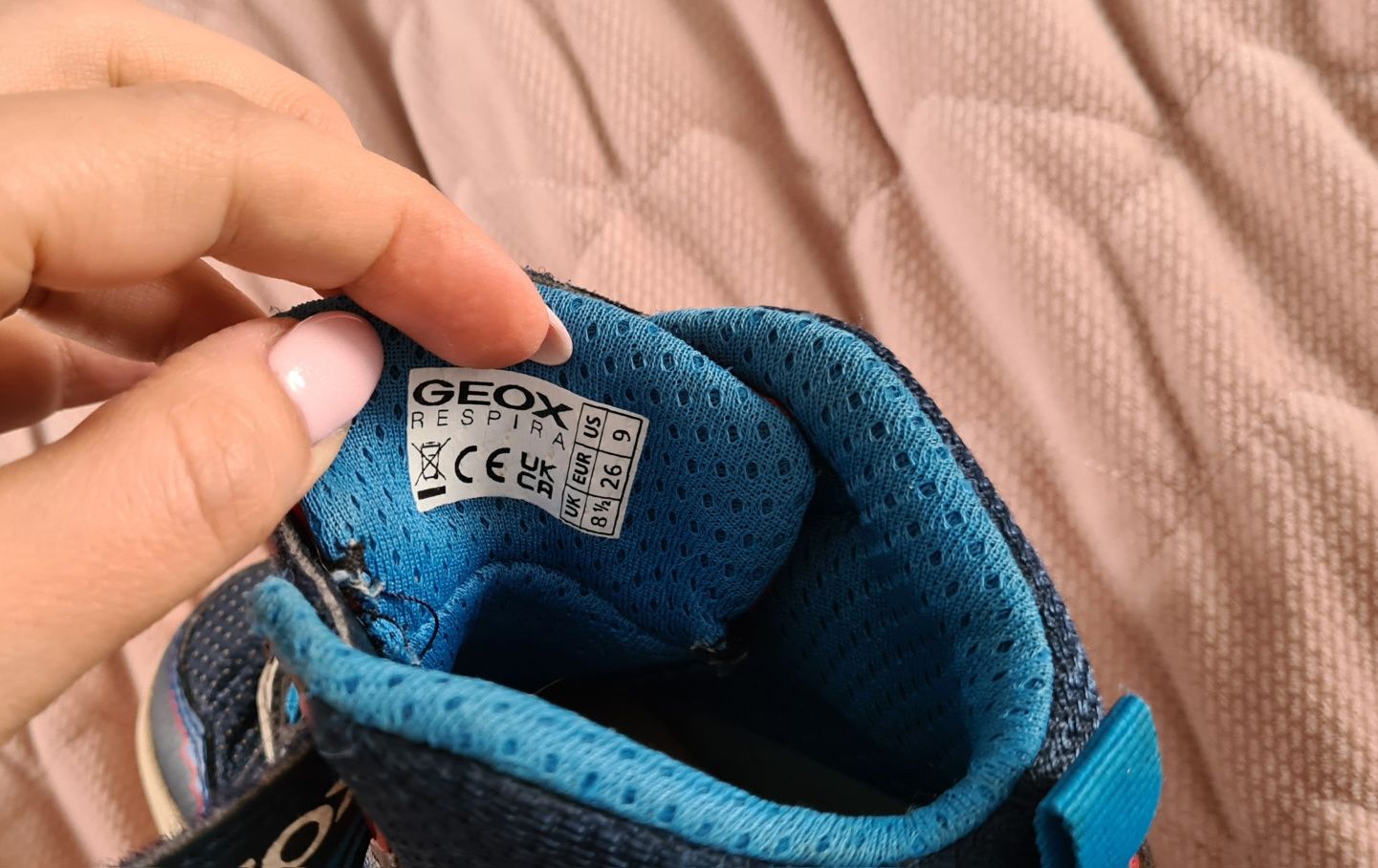 Geox świecące buty 26