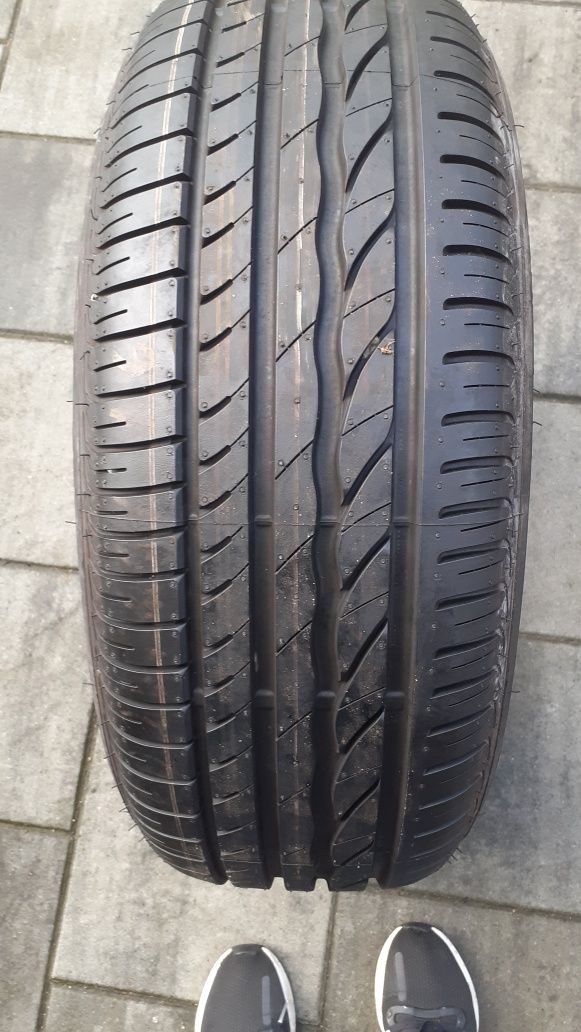 Opona Bridgestone R16