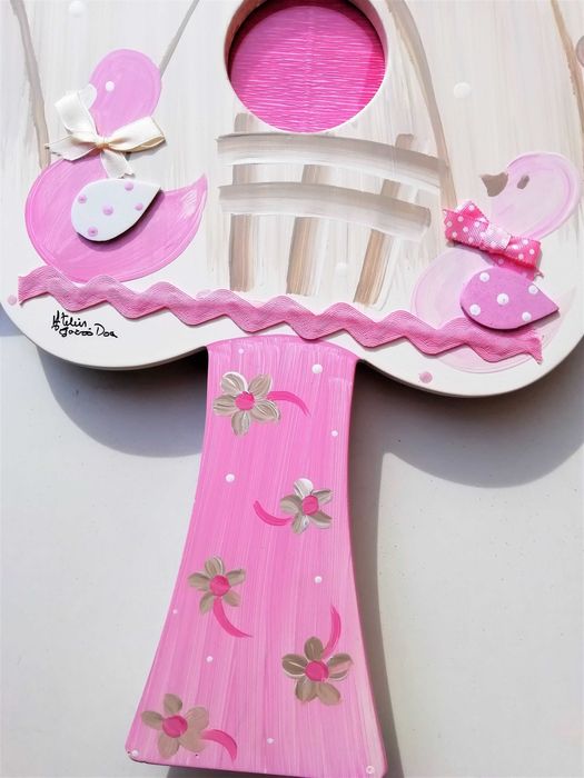 Quadro madeira em forma de árvore para fotos criança (Menina)