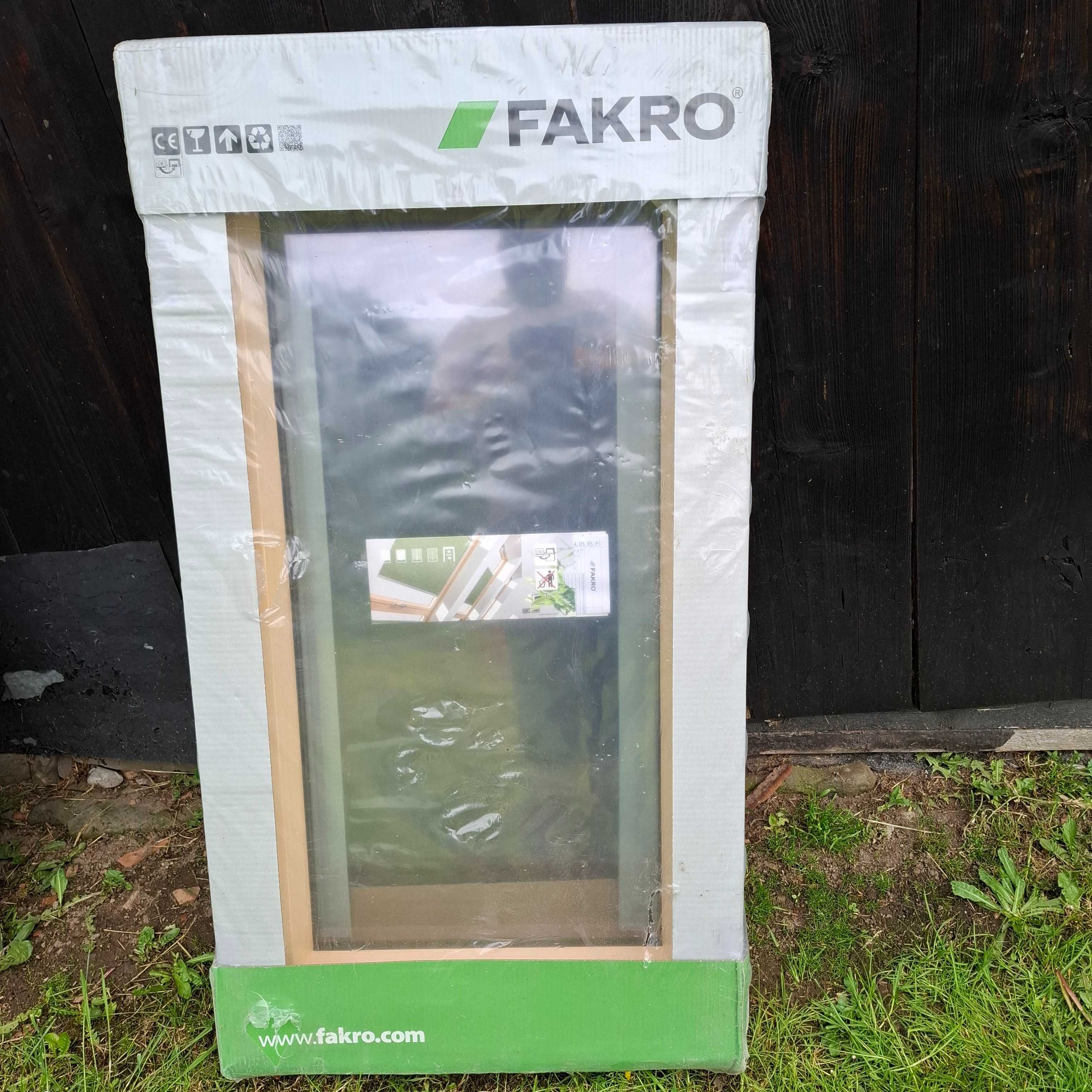 Okno dachowe FAKRO FTP-V U4 z kołnierzem