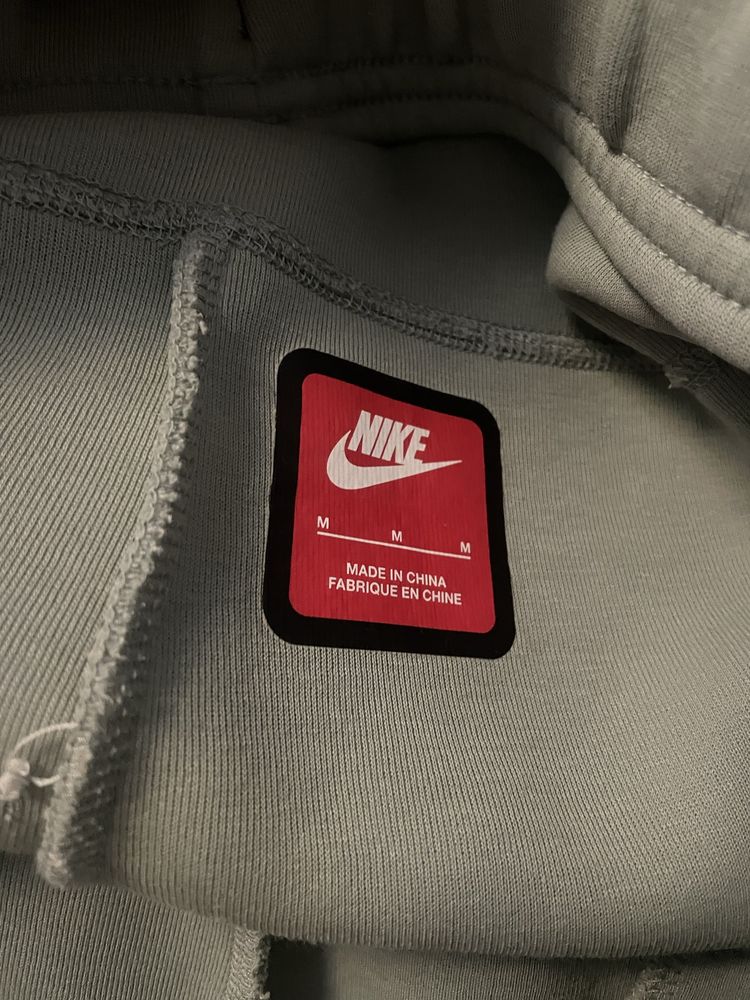 Штани nike tech fleece