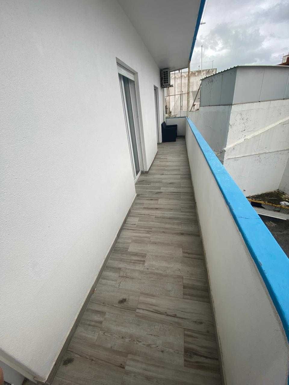 Quarto para / centro de Portimão