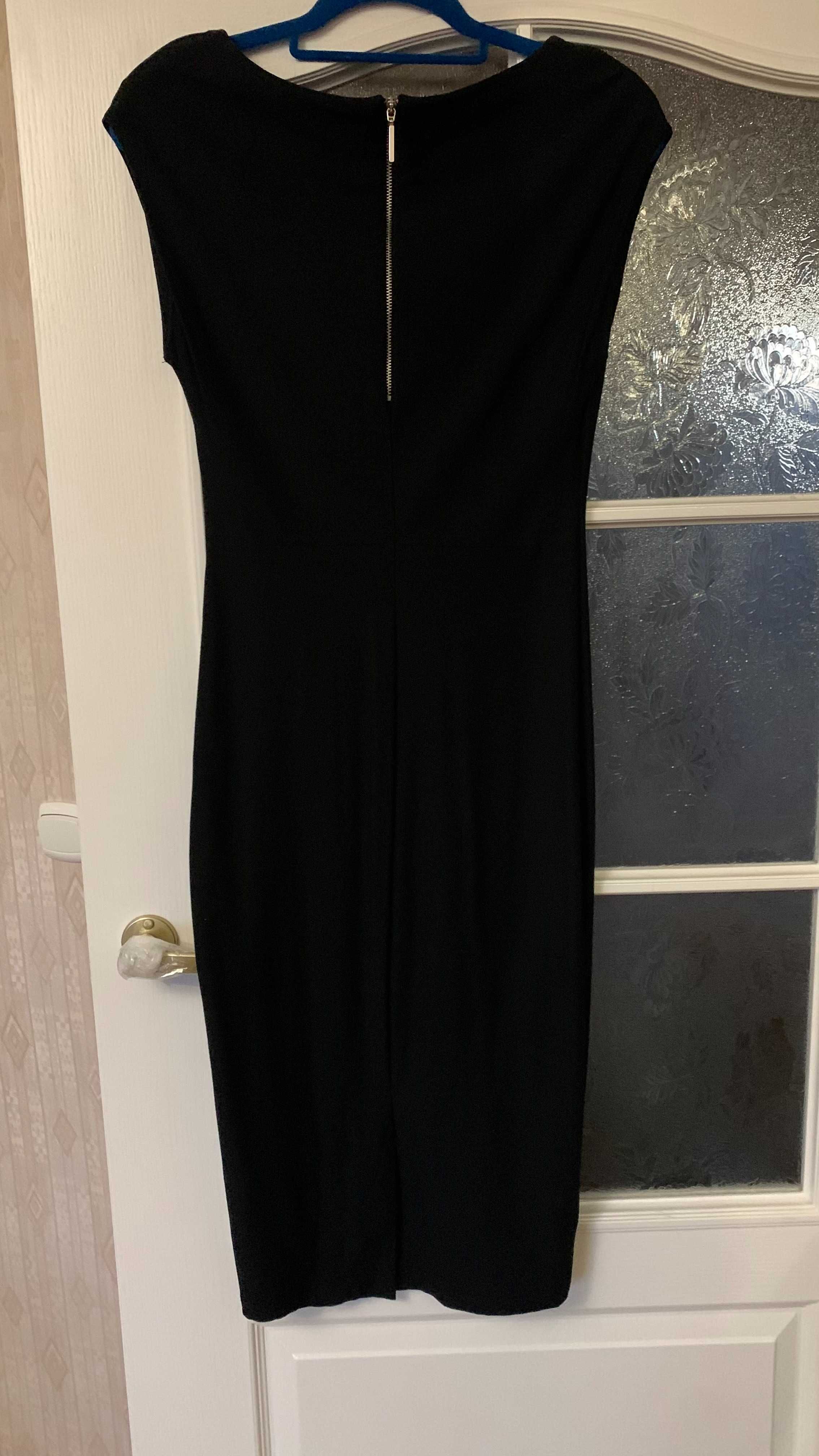 Elegancka sukienka mała czarna