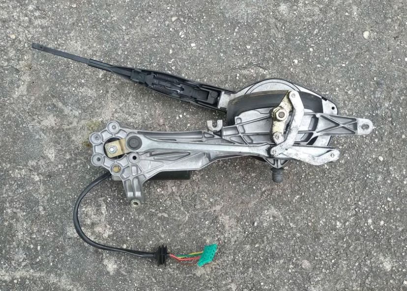 Vendo engrenhagem de limpa vidros original mercedes w202