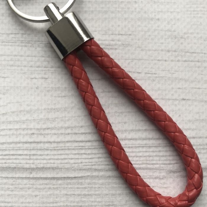 Стильний брелок-косичка зі штучної шкіри для ключів авто та аксесуарів