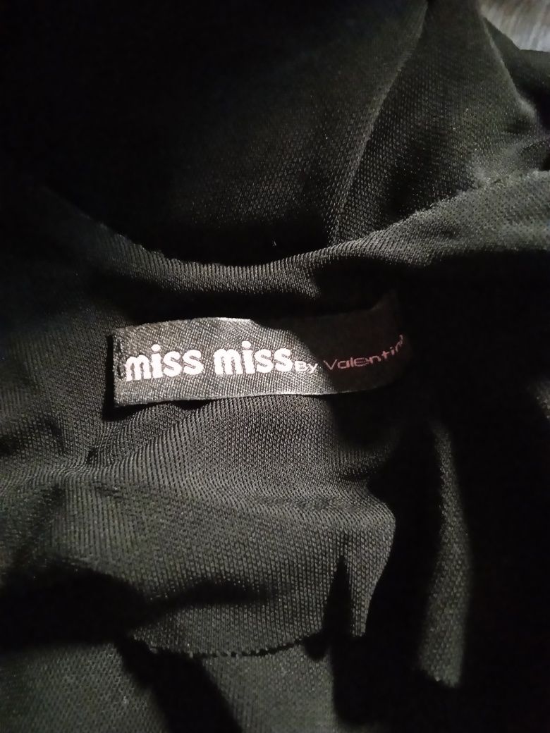 Czarna sukienka Miss Miss