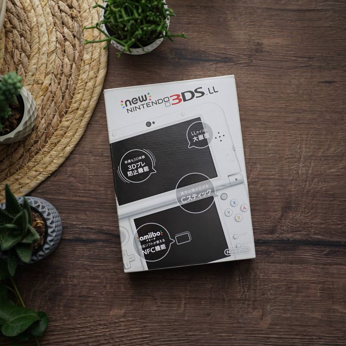 Портативна ігрова консоль Nintendo New 3DS XL