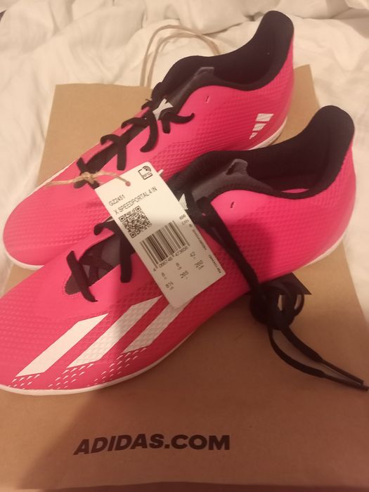 Футзалки        adidas р42