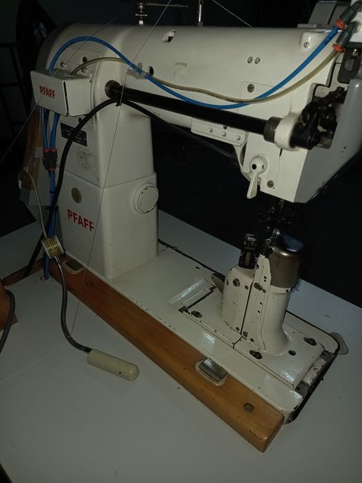 Máquina costura calçado