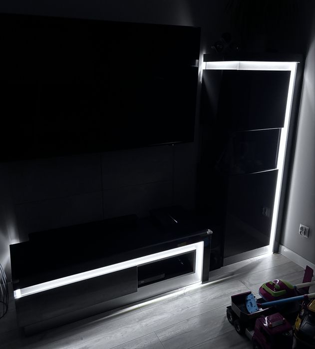 Zestaw do salonu szafka RTV+witryna(led)+półka ścienna Agata Meble