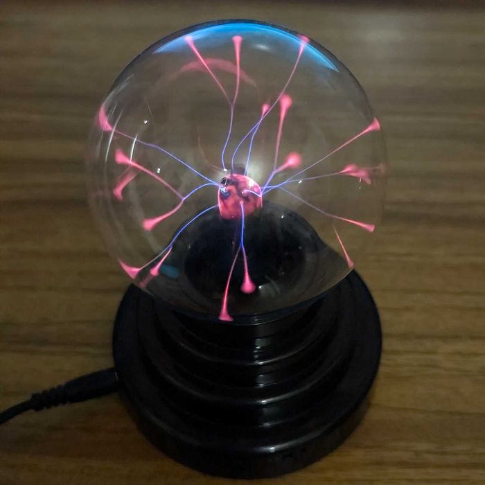 Светильник / ночник шар Тесла с молниями, новый / черный