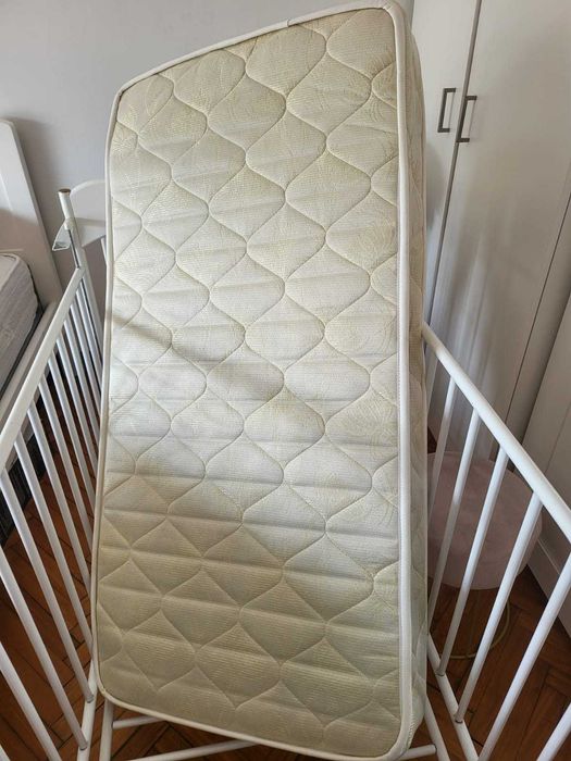 Berço e Colchão em bom estado
