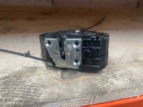 Замок дверей замок Nissan Navara D40. Nissan Pathfinder R51