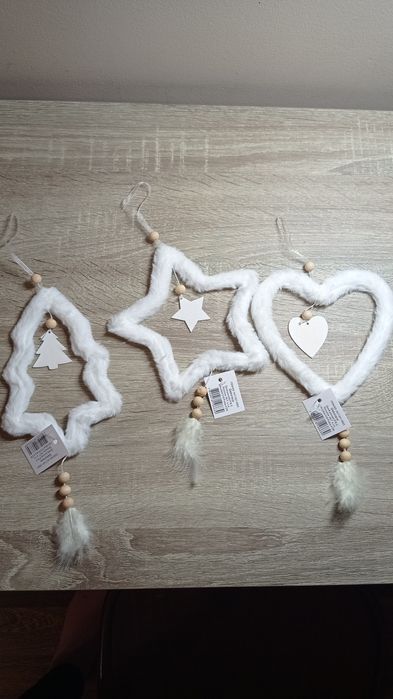 Іграшки на ялинку, новорічний декор