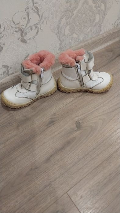 Зимние кожаные ботинки на девочку