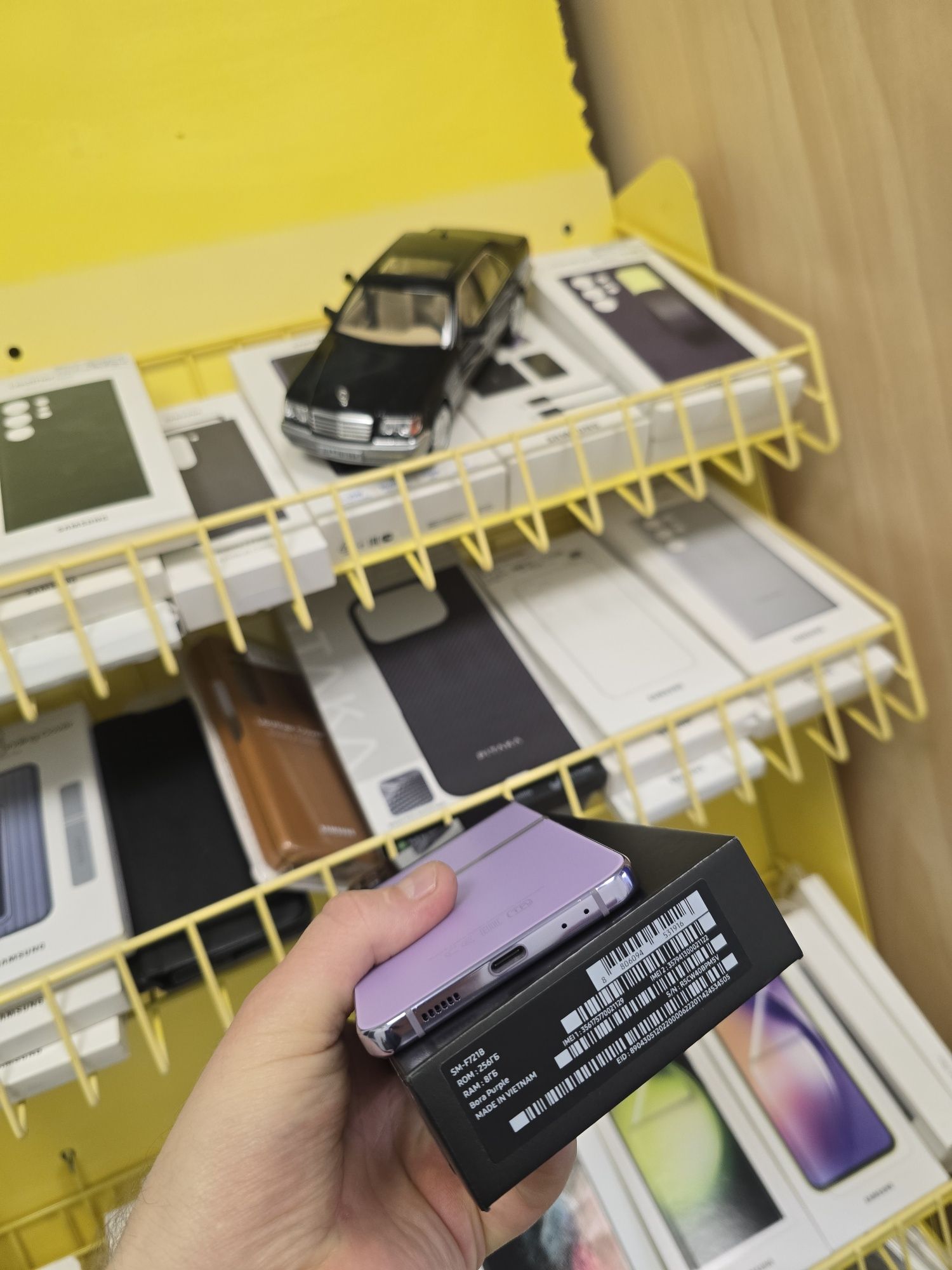 Samsung Galaxy Flip 4 8/256gb офіційний телефон