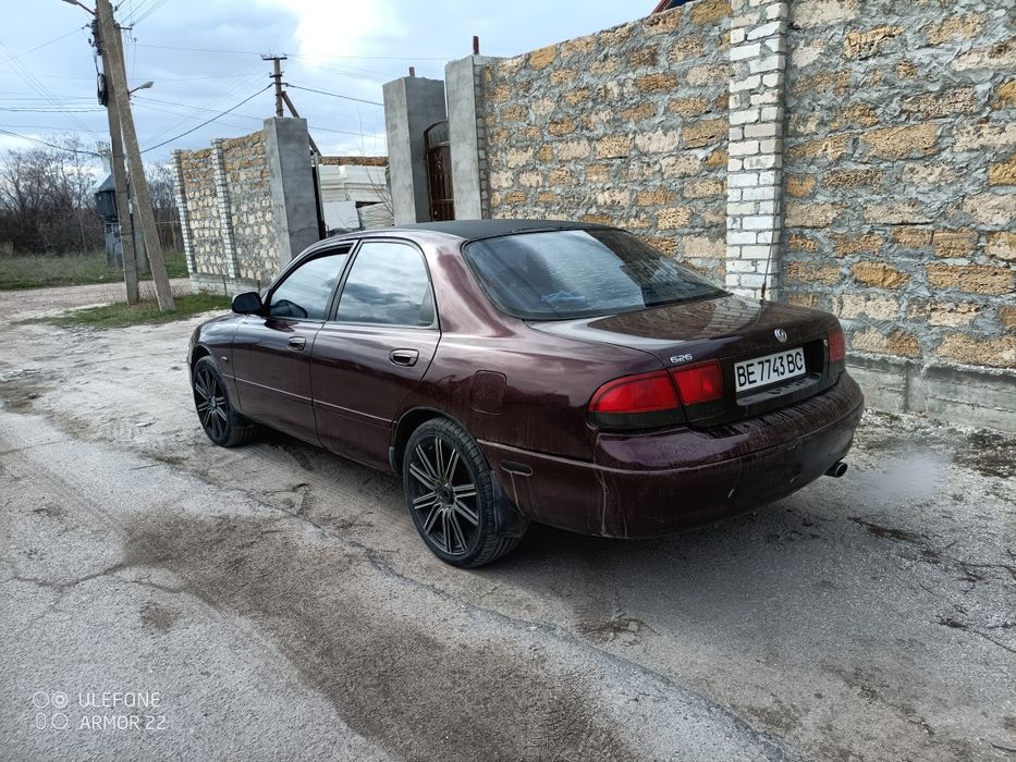 Продаю гарний автомобиль. Весь зделаный. Сел и поехал.