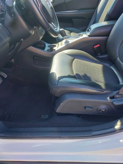 Продаю Dodge Journey 2016 года выпуска