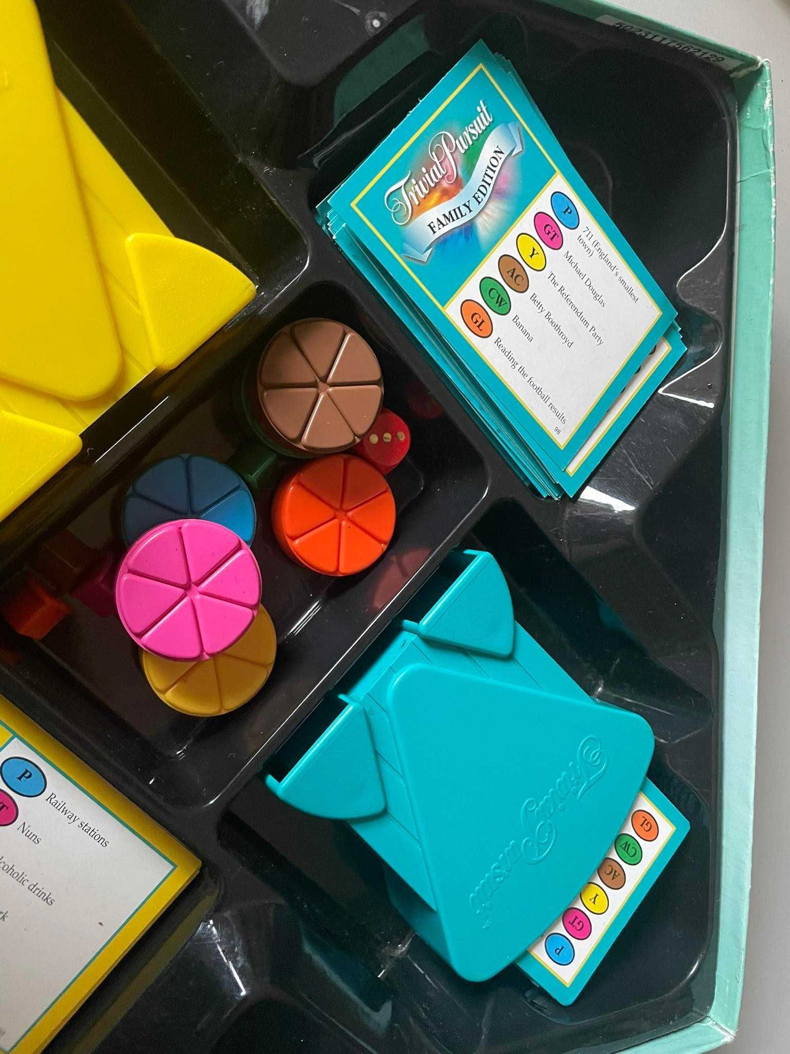 Gra planszowa quizowa towarzyska Trivial Pursuit (wersja angielska)