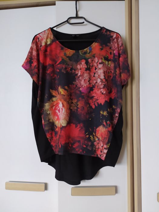 Czarna bluzka w kwiaty Amisu rozm. S oversize
