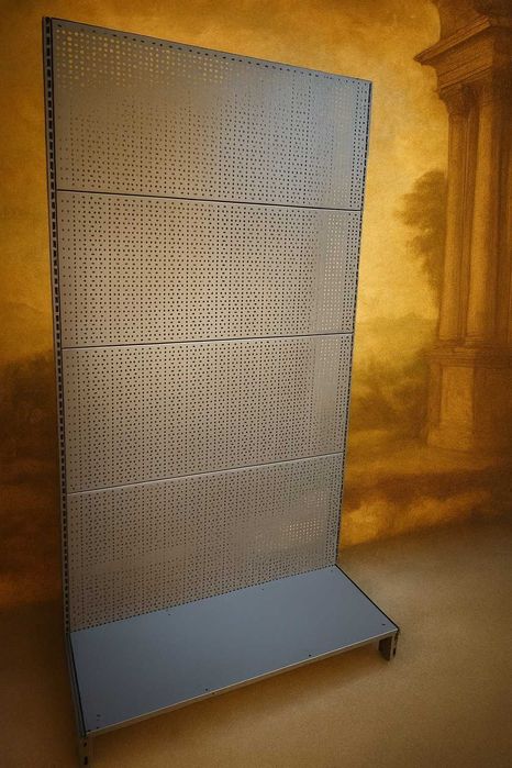 Стелажі пристіні та острівні, перфоровані та з полицями, гачки.