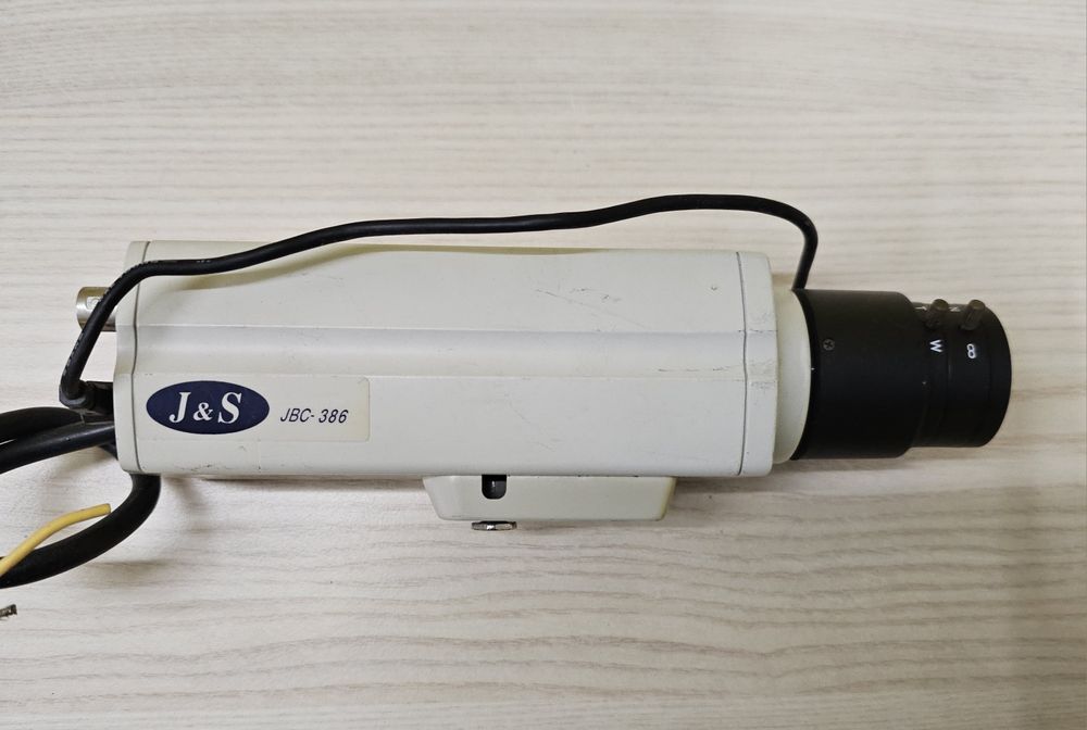 Kamera JBC-386 JnS do monitoringu z ZOOM-em AV/BNC