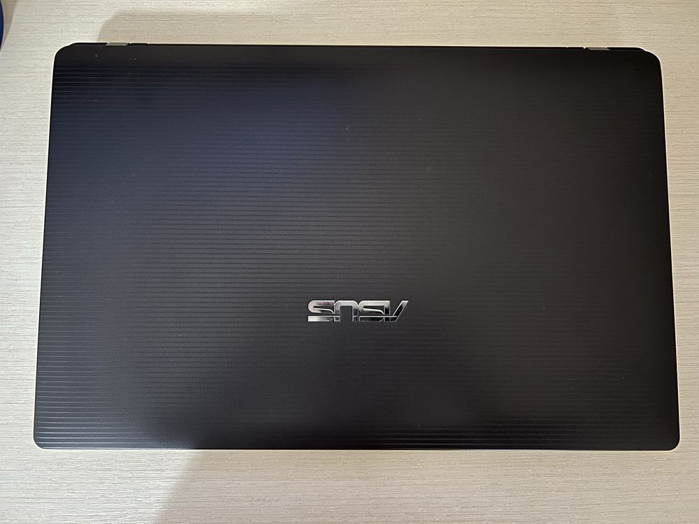 Ноутбук Asus модель k53z ( мишка в подарунок )