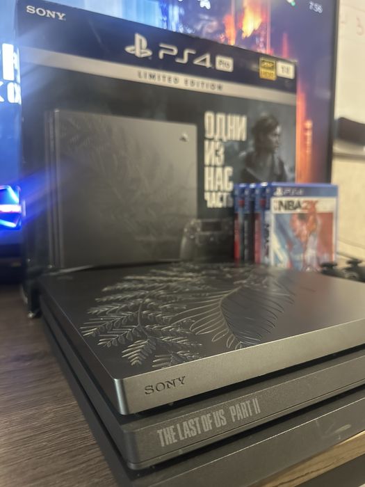 Play Station 4 PRO 1Tb в унікальному дизайні від першого власника