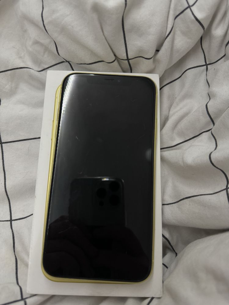 Iphone 11 yellow 64gb